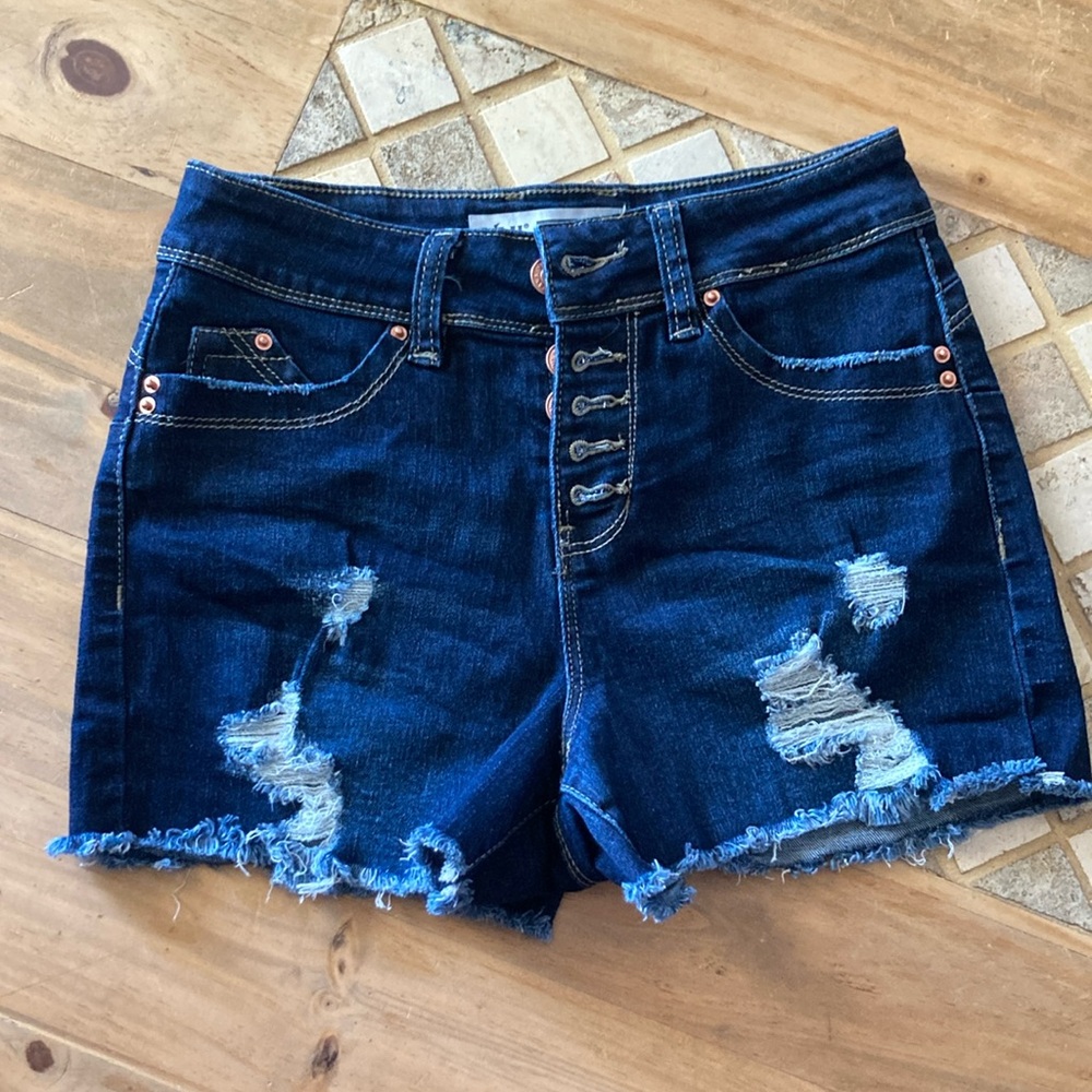 YMI High Rise, Butt lifting Jean shorts. Sz 3